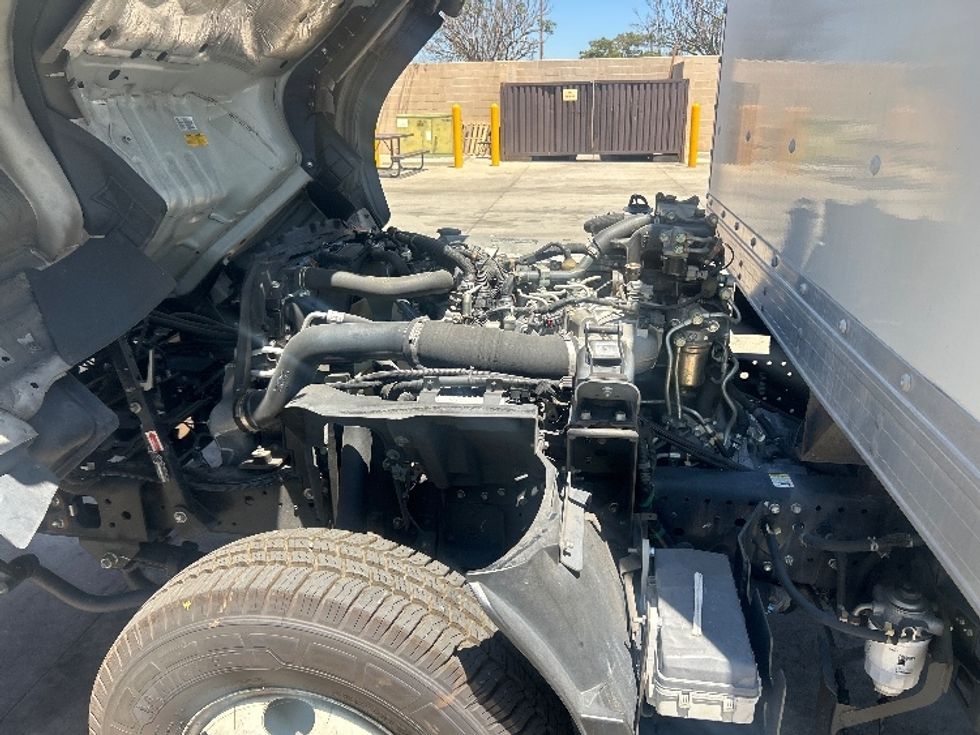 Light Duty Box Truck-Light and Medium Duty Trucks-Isuzu-2020-NPR-Anaheim-CA-41,193\n\t\tmiles-$ 49,750 - Image 24