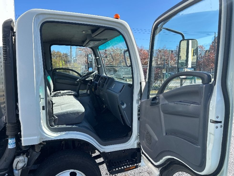 Light Duty Box Truck-Light and Medium Duty Trucks-Isuzu-2020-NPR-Atlanta-GA-91,629\n\t\tmiles-$ 42,750 - Image 20