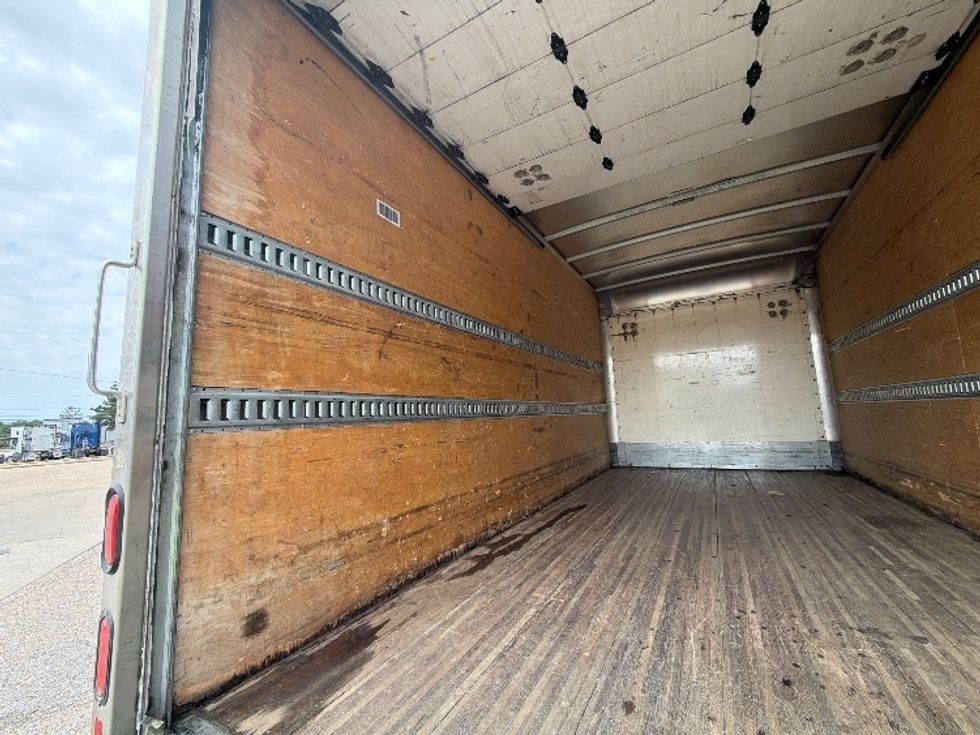 Light Duty Box Truck-Light and Medium Duty Trucks-Isuzu-2020-NPR-Belden-MS-170,046\n\t\tmiles-$ 29,750 - Image 11