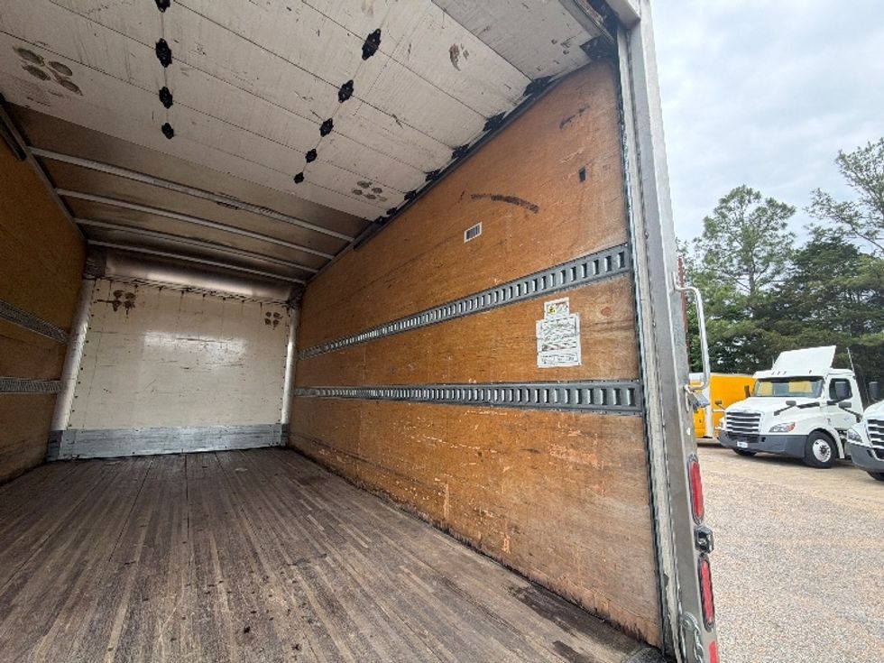 Light Duty Box Truck-Light and Medium Duty Trucks-Isuzu-2020-NPR-Belden-MS-170,046\n\t\tmiles-$ 29,750 - Image 12