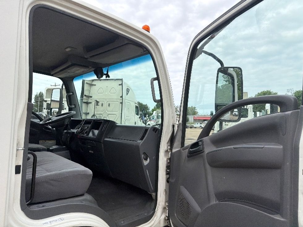 Light Duty Box Truck-Light and Medium Duty Trucks-Isuzu-2020-NPR-Belden-MS-170,046\n\t\tmiles-$ 29,750 - Image 20