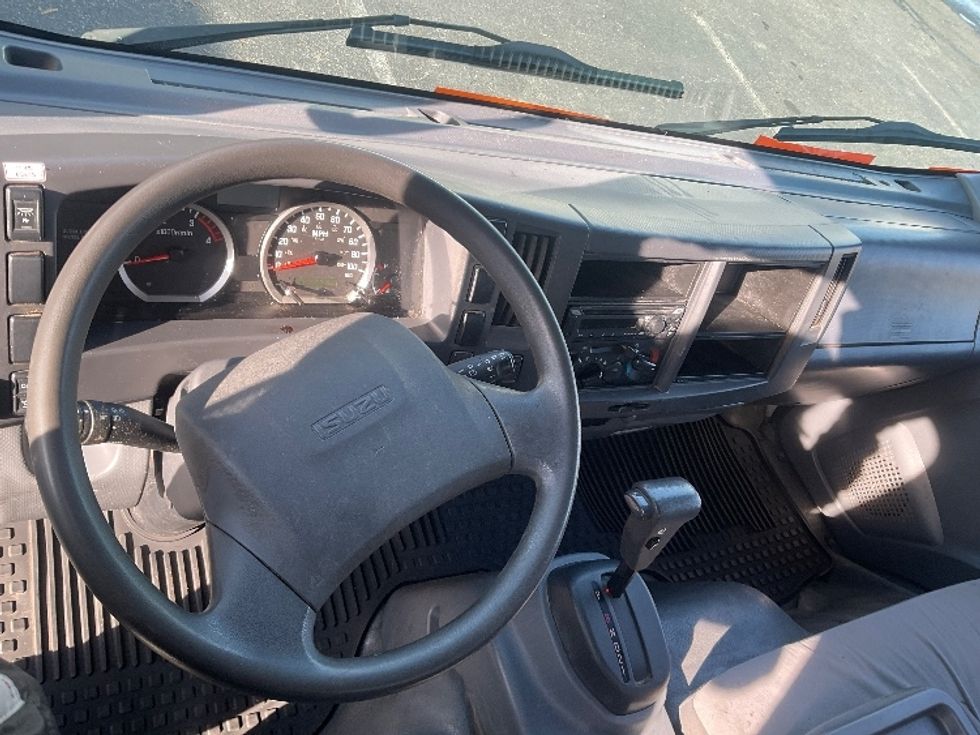 Light Duty Box Truck-Light and Medium Duty Trucks-Isuzu-2020-NPR-Capitol Heights-MD-140,188\n\t\tmiles-$ 35,500 - Image 17