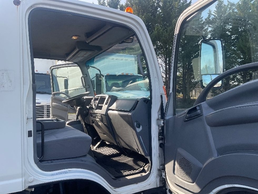 Light Duty Box Truck-Light and Medium Duty Trucks-Isuzu-2020-NPR-Capitol Heights-MD-140,188\n\t\tmiles-$ 35,500 - Image 20