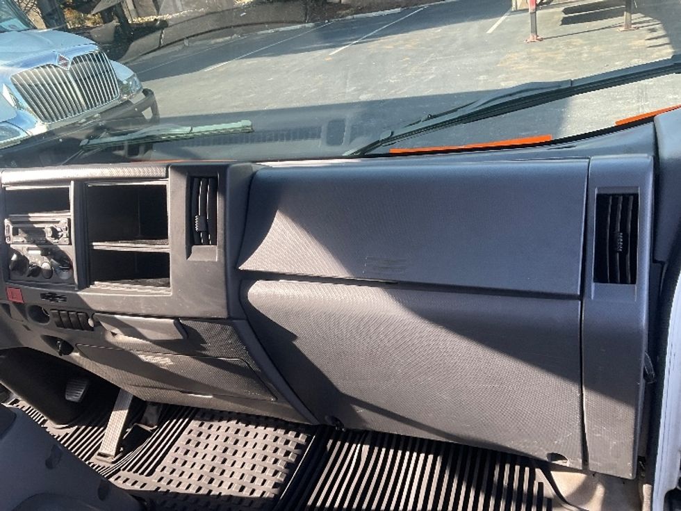 Light Duty Box Truck-Light and Medium Duty Trucks-Isuzu-2020-NPR-Capitol Heights-MD-140,188\n\t\tmiles-$ 35,500 - Image 21