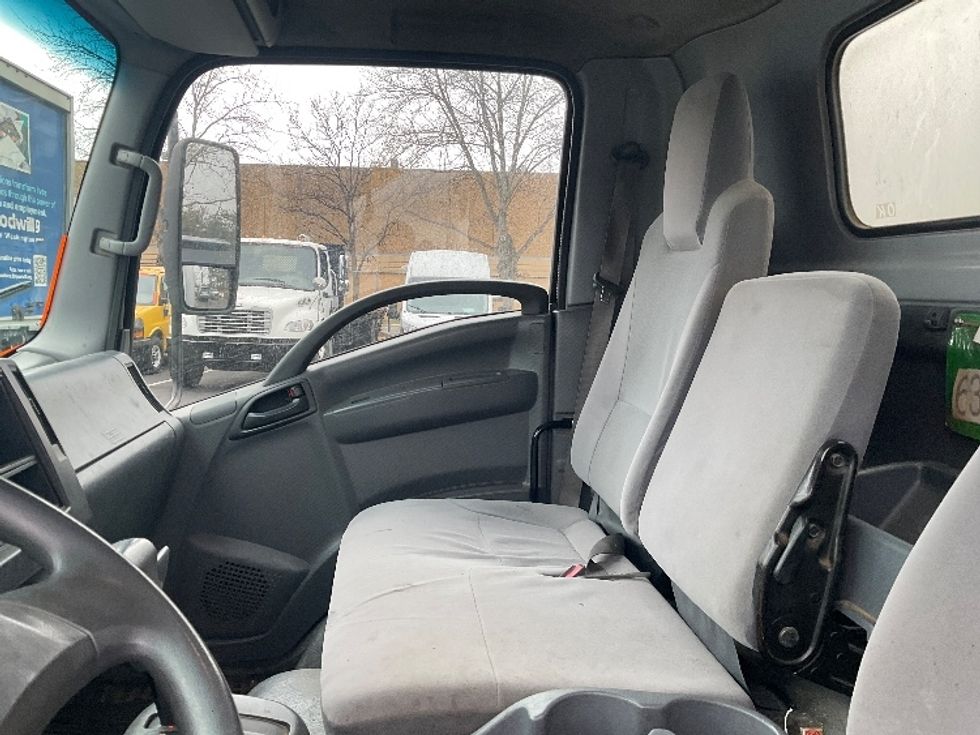 Light Duty Box Truck-Light and Medium Duty Trucks-Isuzu-2020-NPR-Capitol Heights-MD-158,708\n\t\tmiles-$ 31,000 - Image 17