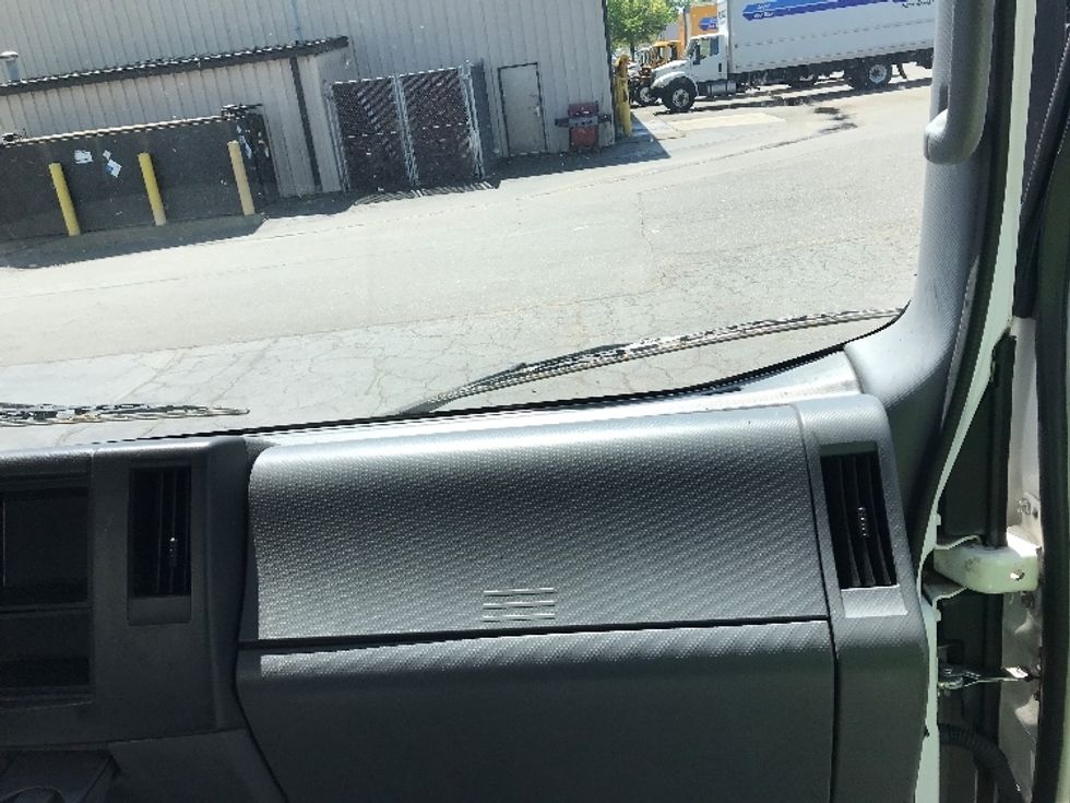 Light Duty Box Truck-Light and Medium Duty Trucks-Isuzu-2020-NPR-Charlotte-NC-124,385\n\t\tmiles-$ 42,500 - Image 19