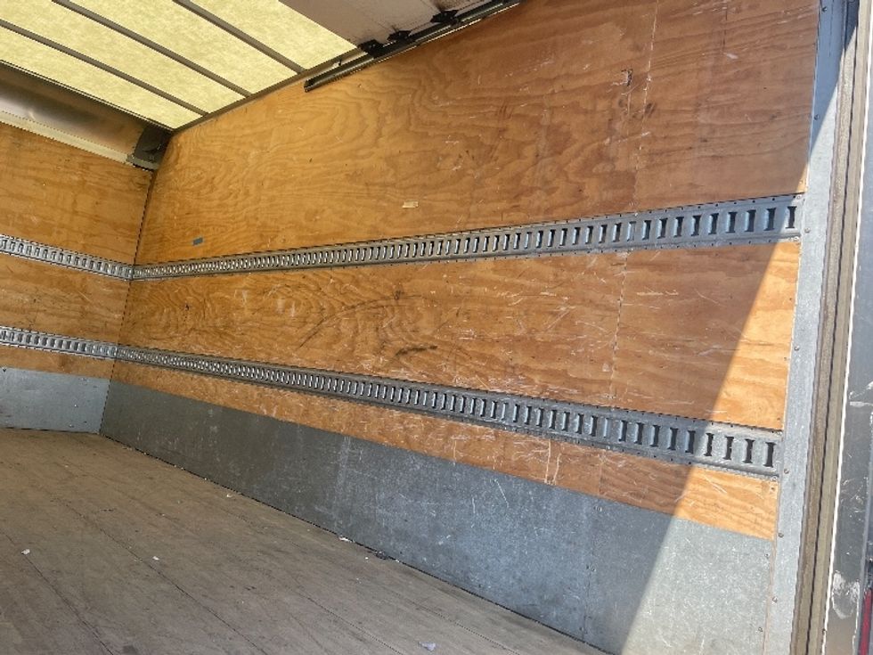 Light Duty Box Truck-Light and Medium Duty Trucks-Isuzu-2020-NPR-Columbus-OH-113,405\n\t\tmiles-$ 39,250 - Image 12