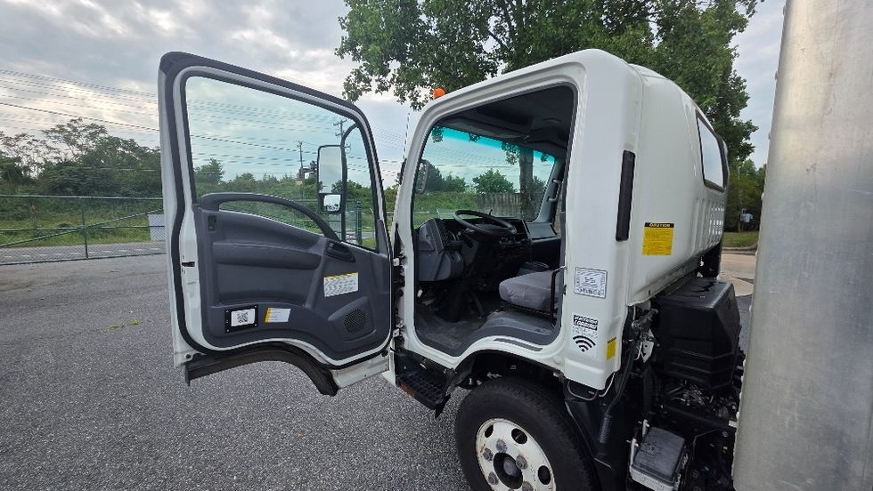Light Duty Box Truck-Light and Medium Duty Trucks-Isuzu-2020-NPR-Concord-NC-97,787\n\t\tmiles-$ 43,500 - Image 16
