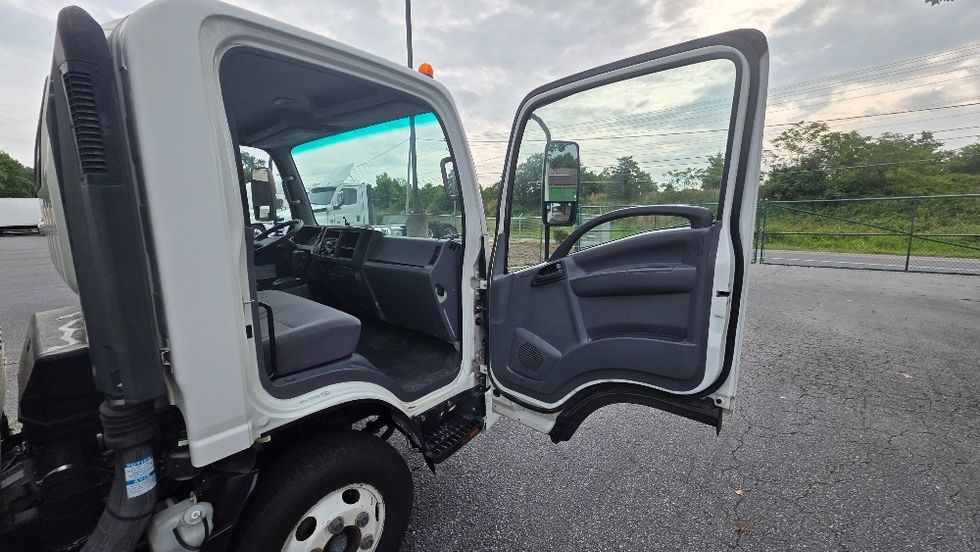Light Duty Box Truck-Light and Medium Duty Trucks-Isuzu-2020-NPR-Concord-NC-97,787\n\t\tmiles-$ 43,500 - Image 20