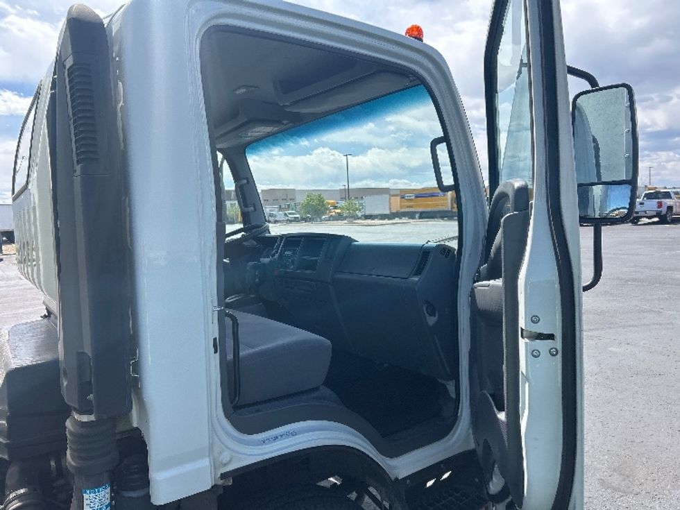Light Duty Box Truck-Light and Medium Duty Trucks-Isuzu-2020-NPR-Denver-CO-25,634\n\t\tmiles-$ 52,250 - Image 19