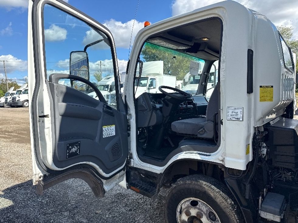 Light Duty Box Truck-Light and Medium Duty Trucks-Isuzu-2020-NPR-East Chicago-IN-138,517\n\t\tmiles-$ 31,000 - Image 16