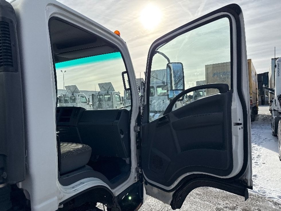 Light Duty Box Truck-Light and Medium Duty Trucks-Isuzu-2020-NPR-East Chicago-IN-92,888\n\t\tmiles-$ 38,500 - Image 19