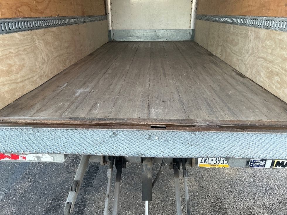 Light Duty Box Truck-Light and Medium Duty Trucks-Isuzu-2020-NPR EFI-Akron-OH-152,956\n\t\tmiles-$ 29,250 - Image 10