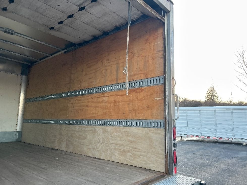 Light Duty Box Truck-Light and Medium Duty Trucks-Isuzu-2020-NPR EFI-Akron-OH-152,956\n\t\tmiles-$ 29,250 - Image 12