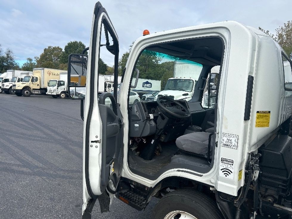Light Duty Box Truck-Light and Medium Duty Trucks-Isuzu-2020-NPR EFI-Akron-OH-83,554\n\t\tmiles-$ 41,250 - Image 16