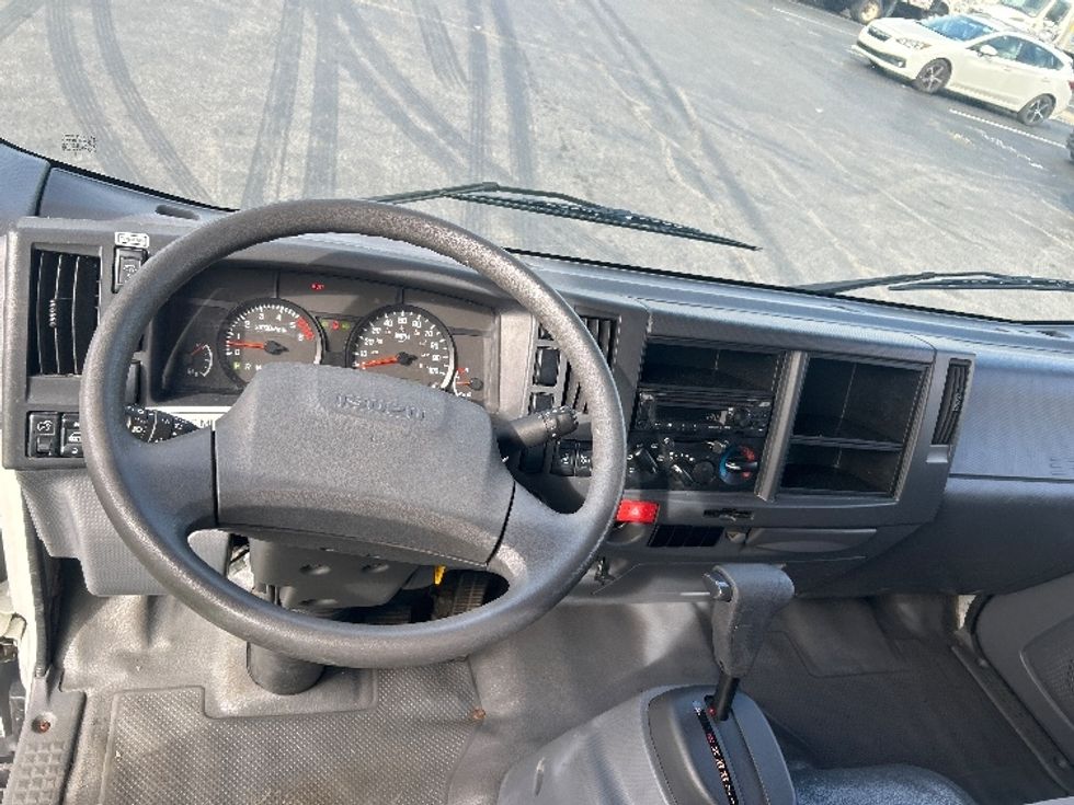 Light Duty Box Truck-Light and Medium Duty Trucks-Isuzu-2020-NPR EFI-Akron-OH-83,554\n\t\tmiles-$ 41,250 - Image 18