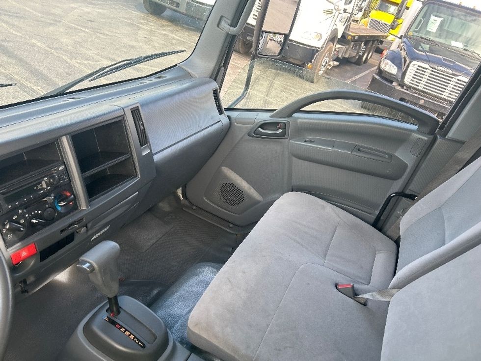 Light Duty Box Truck-Light and Medium Duty Trucks-Isuzu-2020-NPR EFI-Akron-OH-83,554\n\t\tmiles-$ 41,250 - Image 19