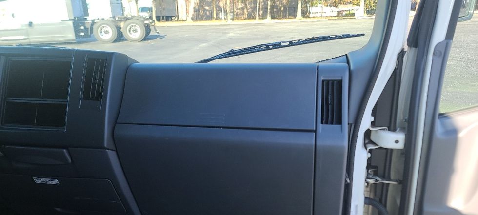 Light Duty Box Truck-Light and Medium Duty Trucks-Isuzu-2020-NPR EFI-Atlanta-GA-105,500\n\t\tmiles-$ 37,500 - Image 21