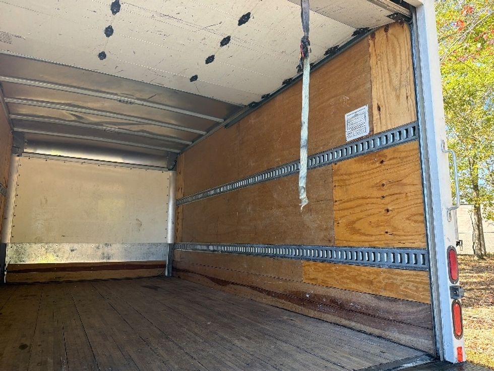 Light Duty Box Truck-Light and Medium Duty Trucks-Isuzu-2020-NPR EFI-Atlanta-GA-85,897\n\t\tmiles-$ 41,000 - Image 12