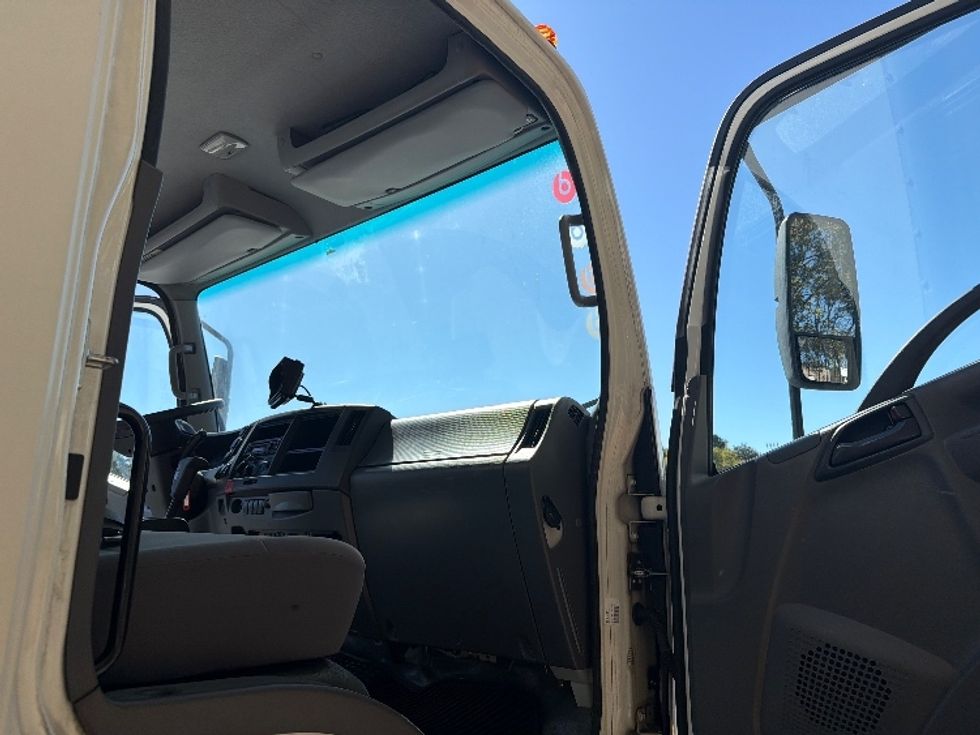 Light Duty Box Truck-Light and Medium Duty Trucks-Isuzu-2020-NPR EFI-Atlanta-GA-85,897\n\t\tmiles-$ 41,000 - Image 20