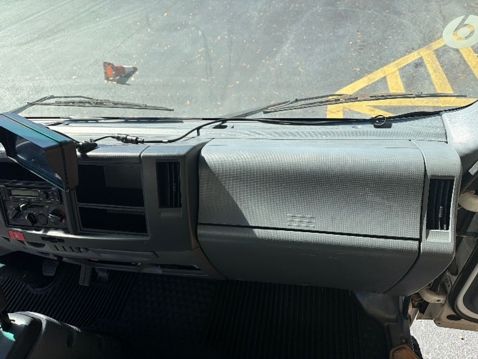 Light Duty Box Truck-Light and Medium Duty Trucks-Isuzu-2020-NPR EFI-Atlanta-GA-85,897\n\t\tmiles-$ 41,000 - Image 21