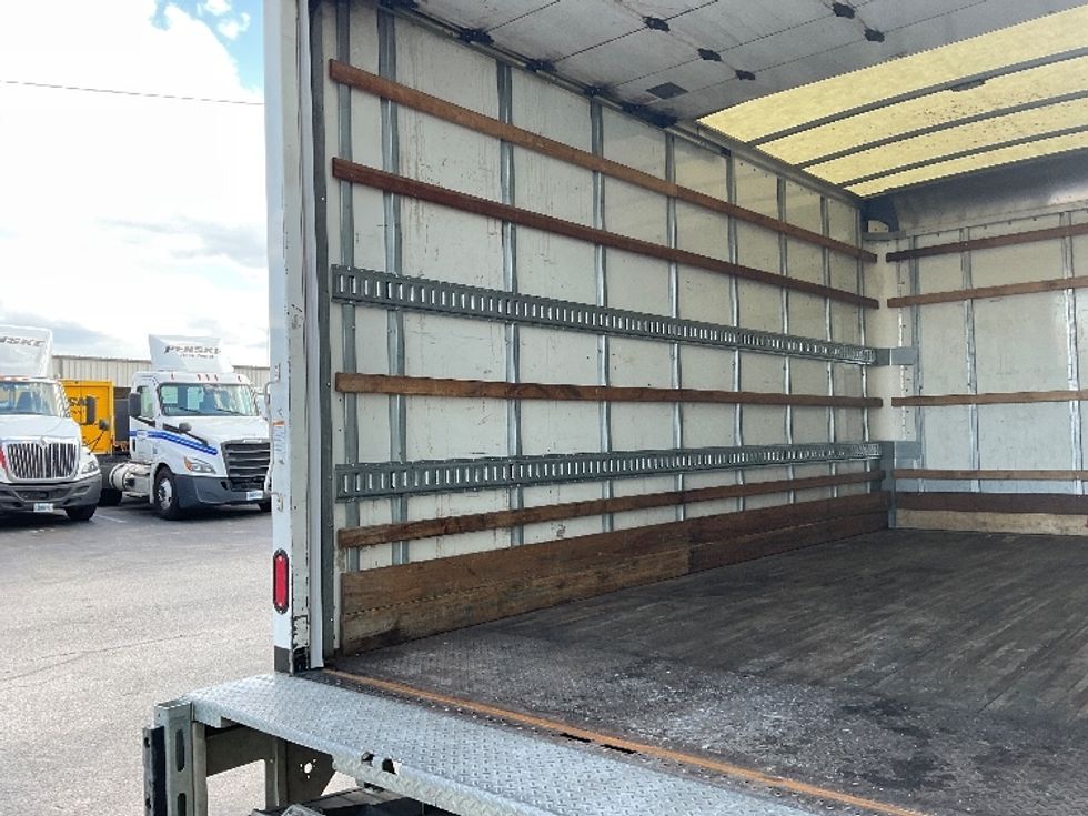 2020 Isuzu NPR photo 10