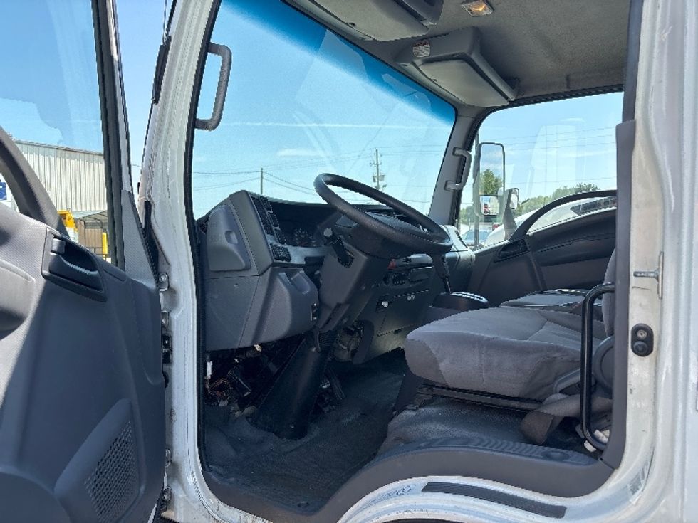 2020 Isuzu NPR photo 14