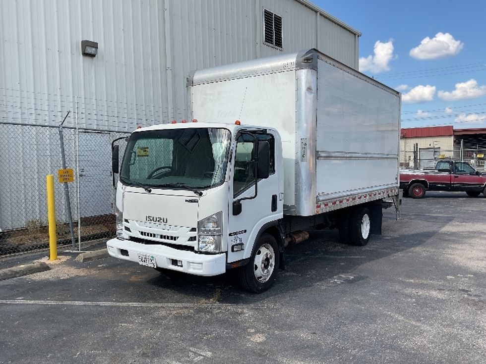 2020 Isuzu NPR photo 3
