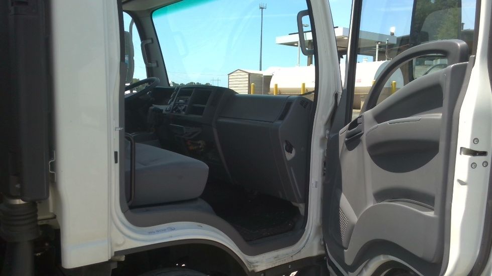 Light Duty Box Truck-Light and Medium Duty Trucks-Isuzu-2020-NPR EFI-Boaz-AL-26,021\n\t\tmiles-$ 46,750 - Image 20