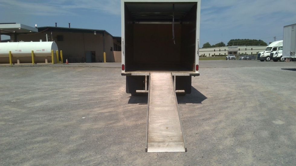 Light Duty Box Truck-Light and Medium Duty Trucks-Isuzu-2020-NPR EFI-Boaz-AL-26,021\n\t\tmiles-$ 46,750 - Image 9