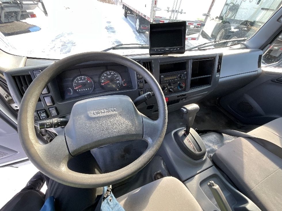 Light Duty Box Truck-Light and Medium Duty Trucks-Isuzu-2020-NPR EFI-Boucherville-PQ-225,600\n\t\tkm-$ 38,500 - Image 17