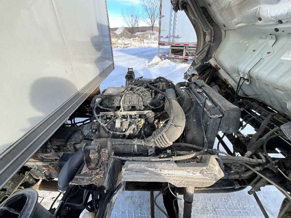 Light Duty Box Truck-Light and Medium Duty Trucks-Isuzu-2020-NPR EFI-Boucherville-PQ-225,600\n\t\tkm-$ 38,500 - Image 23