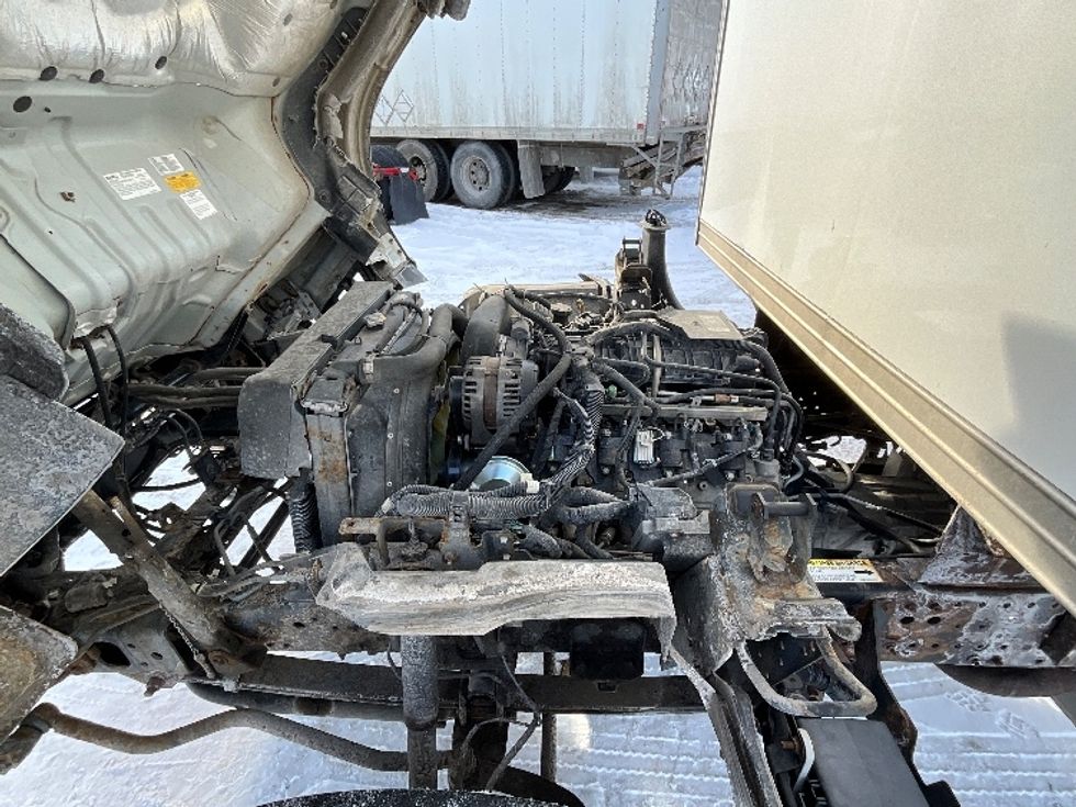 Light Duty Box Truck-Light and Medium Duty Trucks-Isuzu-2020-NPR EFI-Boucherville-PQ-225,600\n\t\tkm-$ 38,500 - Image 24