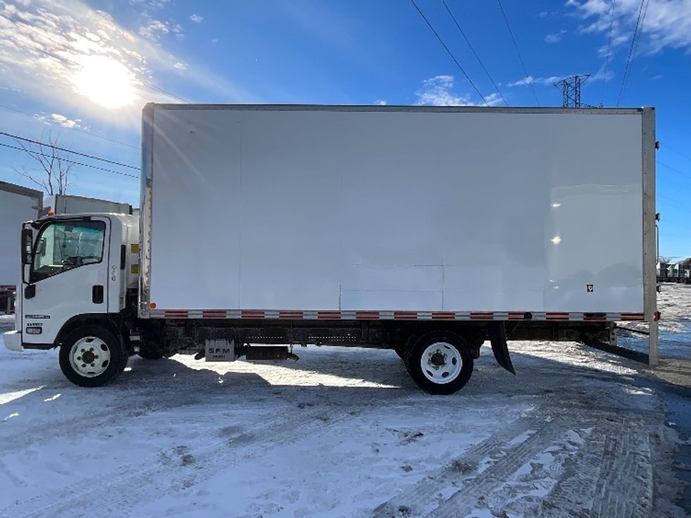 Light Duty Box Truck-Light and Medium Duty Trucks-Isuzu-2020-NPR EFI-Boucherville-PQ-225,600\n\t\tkm-$ 38,500 - Image 4