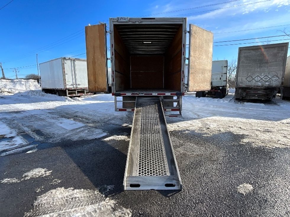 Light Duty Box Truck-Light and Medium Duty Trucks-Isuzu-2020-NPR EFI-Boucherville-PQ-225,600\n\t\tkm-$ 38,500 - Image 9