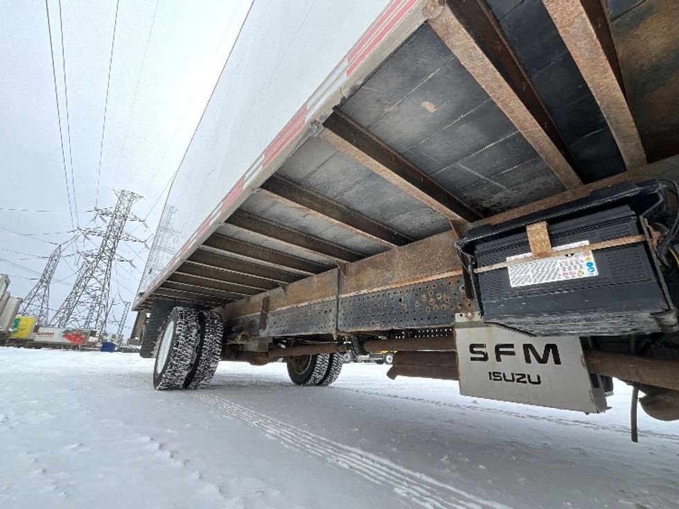 Light Duty Box Truck-Light and Medium Duty Trucks-Isuzu-2020-NPR EFI-Boucherville-PQ-299,845\n\t\tkm-$ 25,000 - Image 13