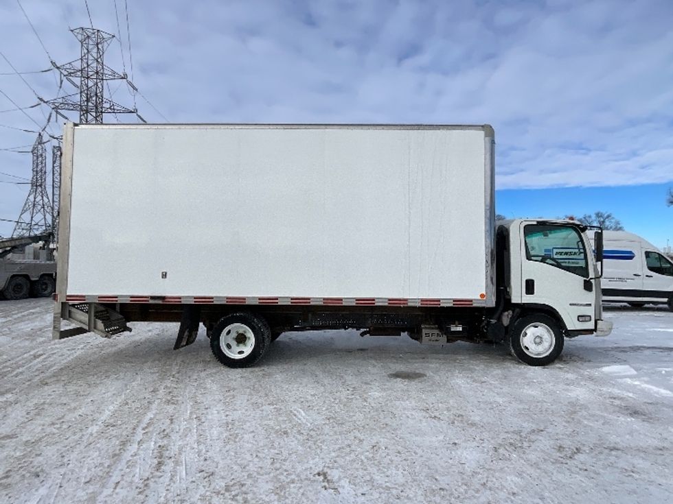 Light Duty Box Truck-Light and Medium Duty Trucks-Isuzu-2020-NPR EFI-Boucherville-PQ-299,845\n\t\tkm-$ 25,000 - Image 14