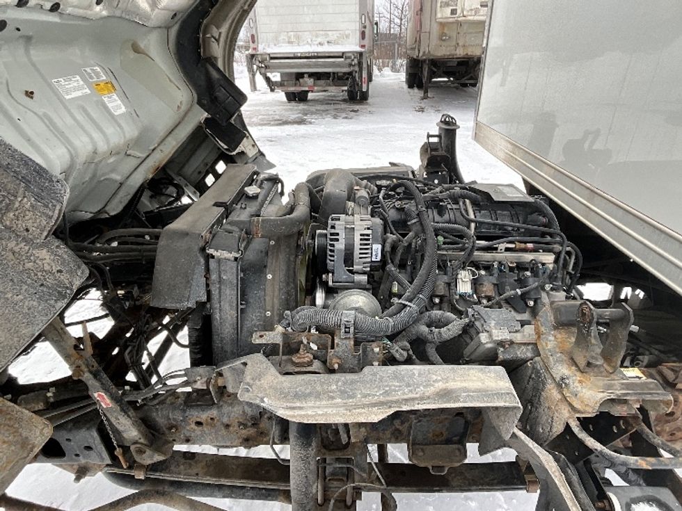 Light Duty Box Truck-Light and Medium Duty Trucks-Isuzu-2020-NPR EFI-Boucherville-PQ-299,845\n\t\tkm-$ 25,000 - Image 23