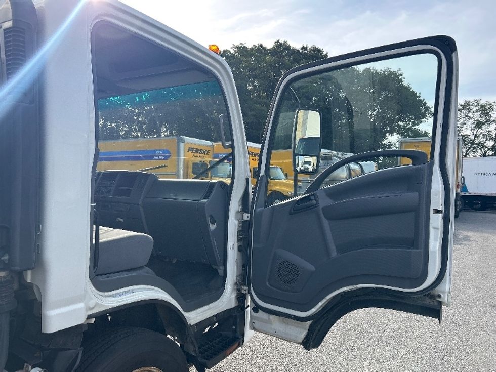 Light Duty Box Truck-Light and Medium Duty Trucks-Isuzu-2020-NPR EFI-Braintree-MA-150,643\n\t\tmiles-$ 28,500 - Image 20