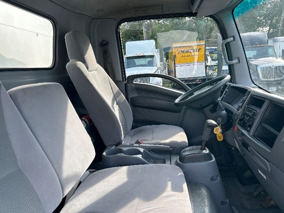 Light Duty Box Truck-Light and Medium Duty Trucks-Isuzu-2020-NPR EFI-Braintree-MA-150,643\n\t\tmiles-$ 28,500 - Image 22