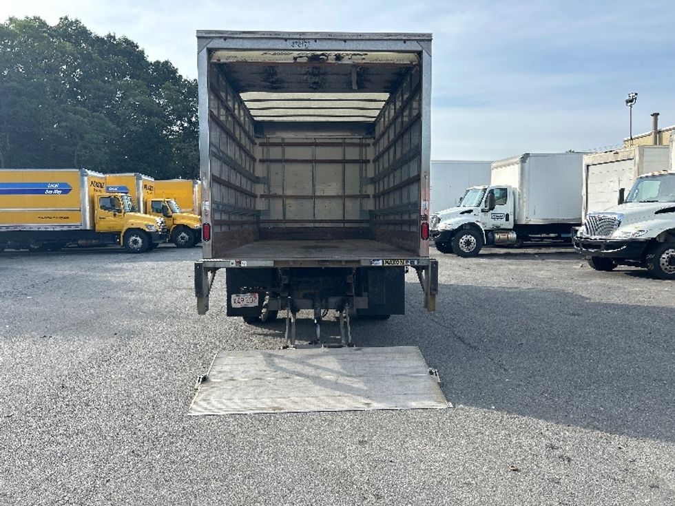Light Duty Box Truck-Light and Medium Duty Trucks-Isuzu-2020-NPR EFI-Braintree-MA-150,643\n\t\tmiles-$ 28,500 - Image 9