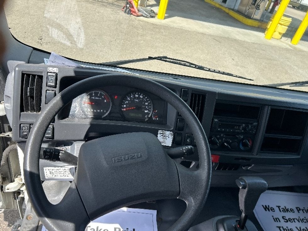 Light Duty Box Truck-Light and Medium Duty Trucks-Isuzu-2020-NPR EFI-Brooklyn Park-MN-110,205\n\t\tmiles-$ 36,000 - Image 17