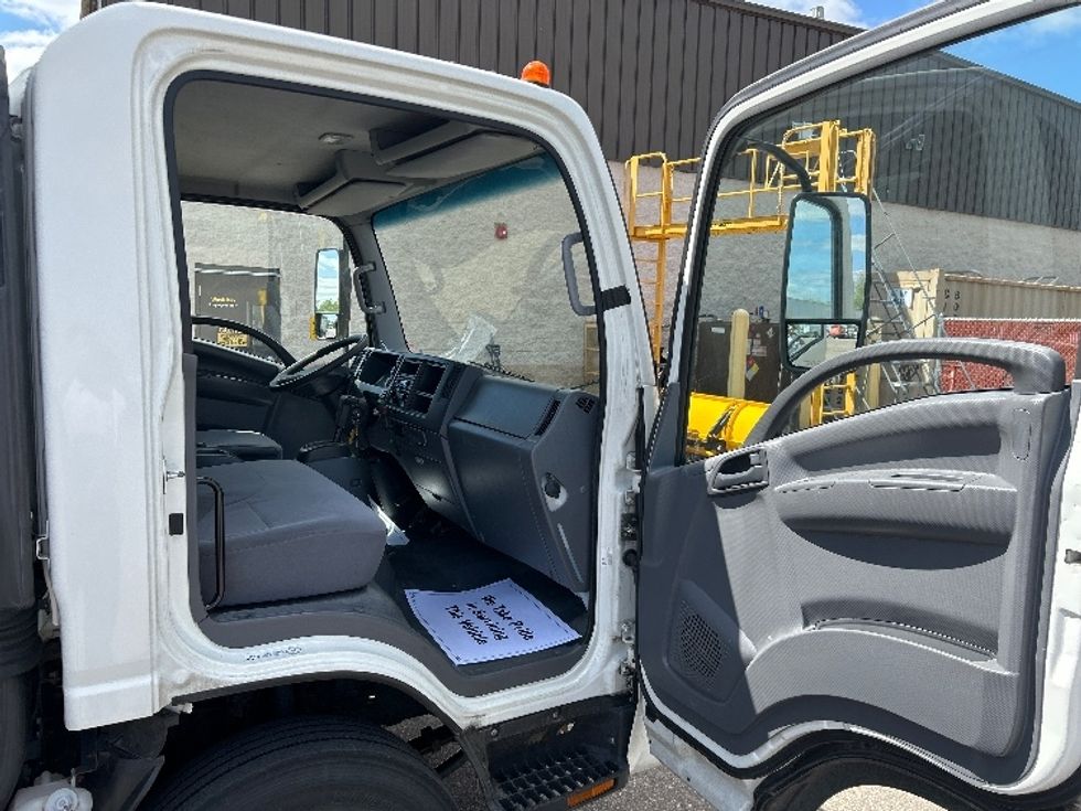 Light Duty Box Truck-Light and Medium Duty Trucks-Isuzu-2020-NPR EFI-Brooklyn Park-MN-110,205\n\t\tmiles-$ 36,000 - Image 20