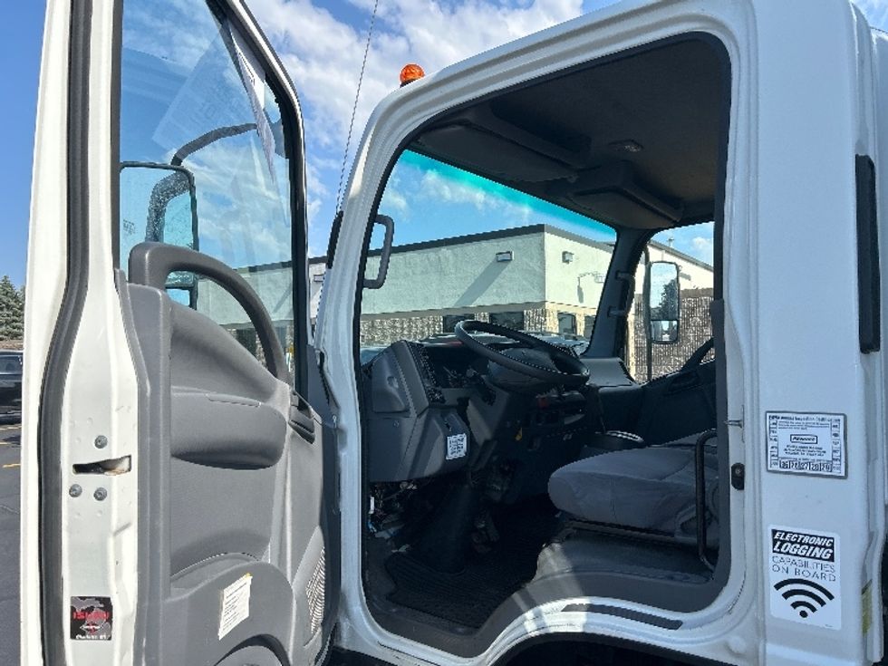 Light Duty Box Truck-Light and Medium Duty Trucks-Isuzu-2020-NPR EFI-Brooklyn Park-MN-94,121\n\t\tmiles-$ 36,500 - Image 16
