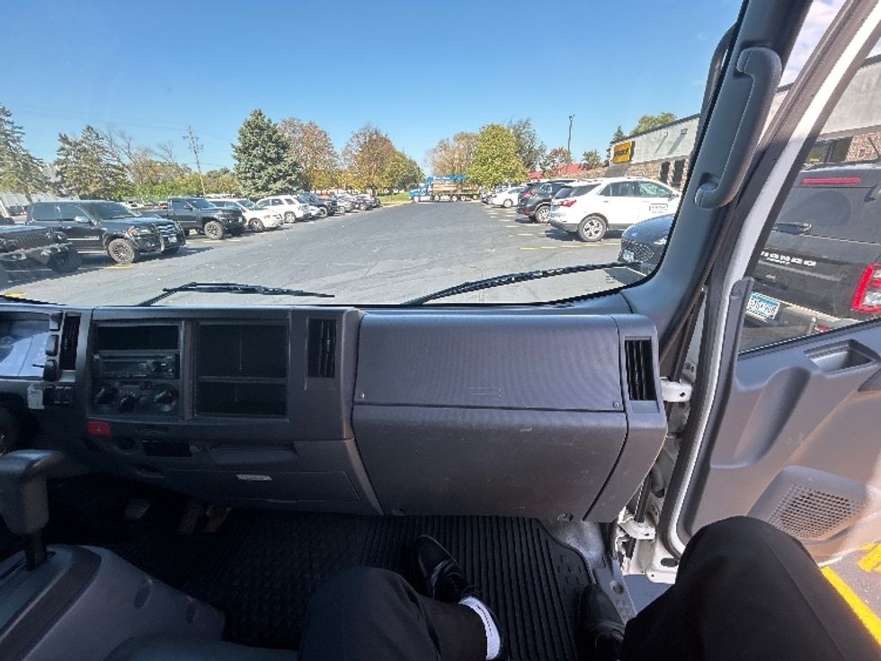 Light Duty Box Truck-Light and Medium Duty Trucks-Isuzu-2020-NPR EFI-Brooklyn Park-MN-94,121\n\t\tmiles-$ 36,500 - Image 21