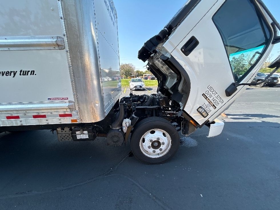 Light Duty Box Truck-Light and Medium Duty Trucks-Isuzu-2020-NPR EFI-Brooklyn Park-MN-94,121\n\t\tmiles-$ 36,500 - Image 23