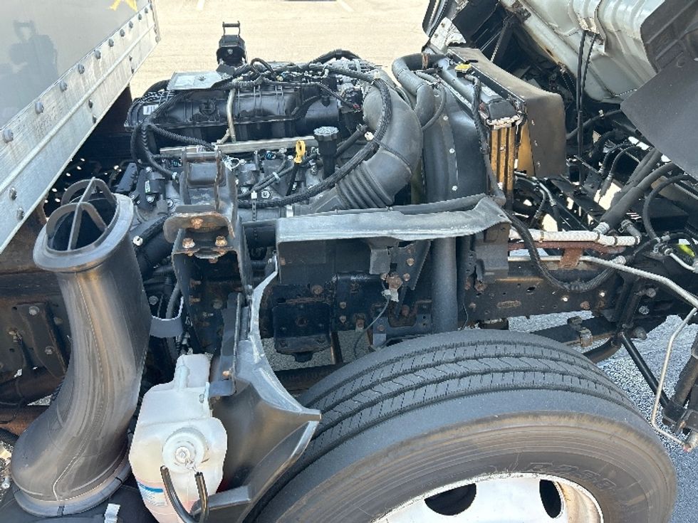 Light Duty Box Truck-Light and Medium Duty Trucks-Isuzu-2020-NPR EFI-Brooklyn Park-MN-94,121\n\t\tmiles-$ 36,500 - Image 24