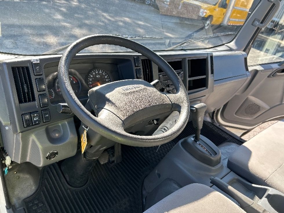 Light Duty Box Truck-Light and Medium Duty Trucks-Isuzu-2020-NPR EFI-Chesapeake-VA-90,912\n\t\tmiles-$ 39,750 - Image 17