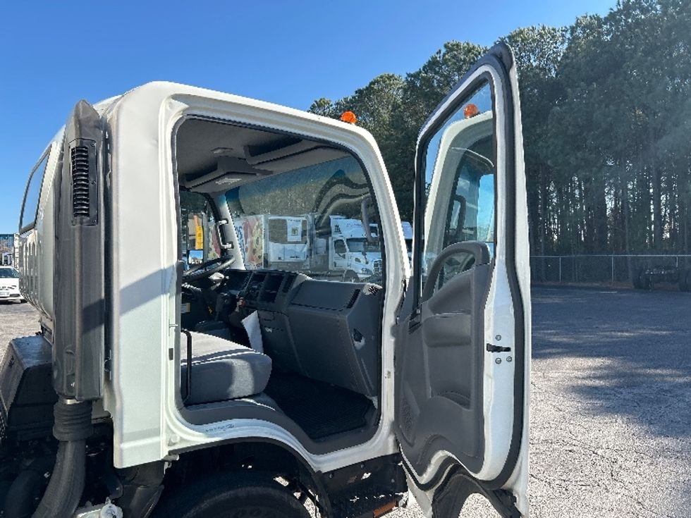 Light Duty Box Truck-Light and Medium Duty Trucks-Isuzu-2020-NPR EFI-Chesapeake-VA-90,912\n\t\tmiles-$ 39,750 - Image 20