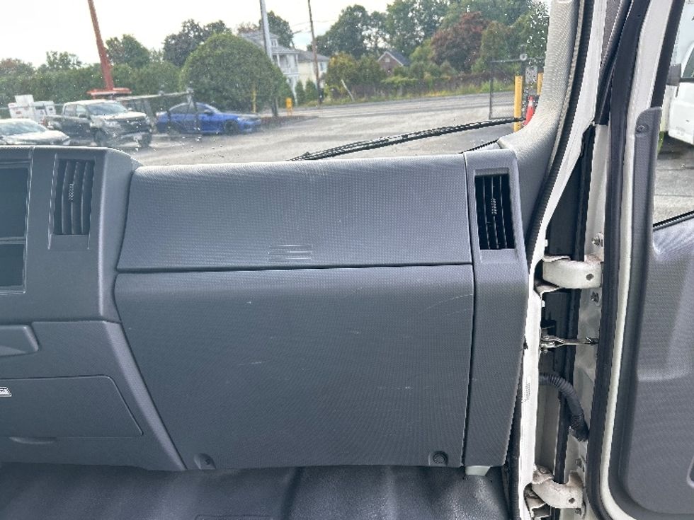 Light Duty Box Truck-Light and Medium Duty Trucks-Isuzu-2020-NPR EFI-Chicopee-MA-110,542\n\t\tmiles-$ 35,000 - Image 21